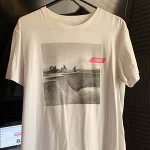 American Eagle Flex Skate Shirt